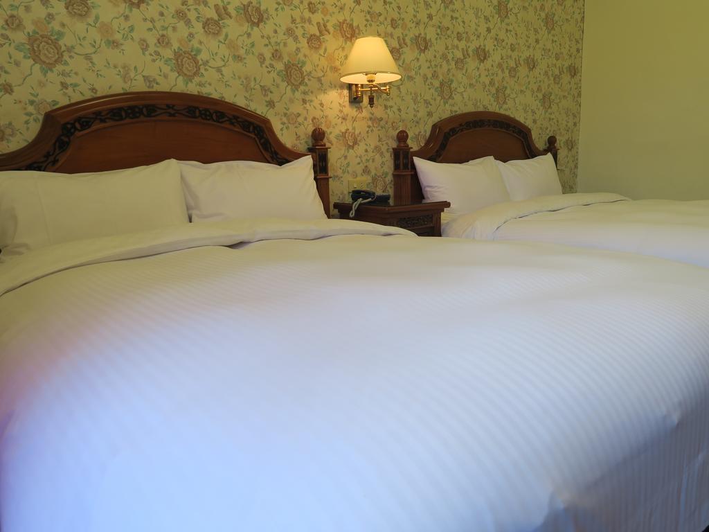 Champagne Hotel Jiaoxi Esterno foto