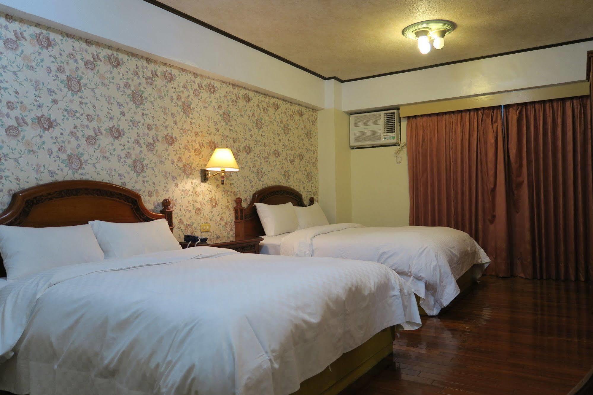 Champagne Hotel Jiaoxi Esterno foto