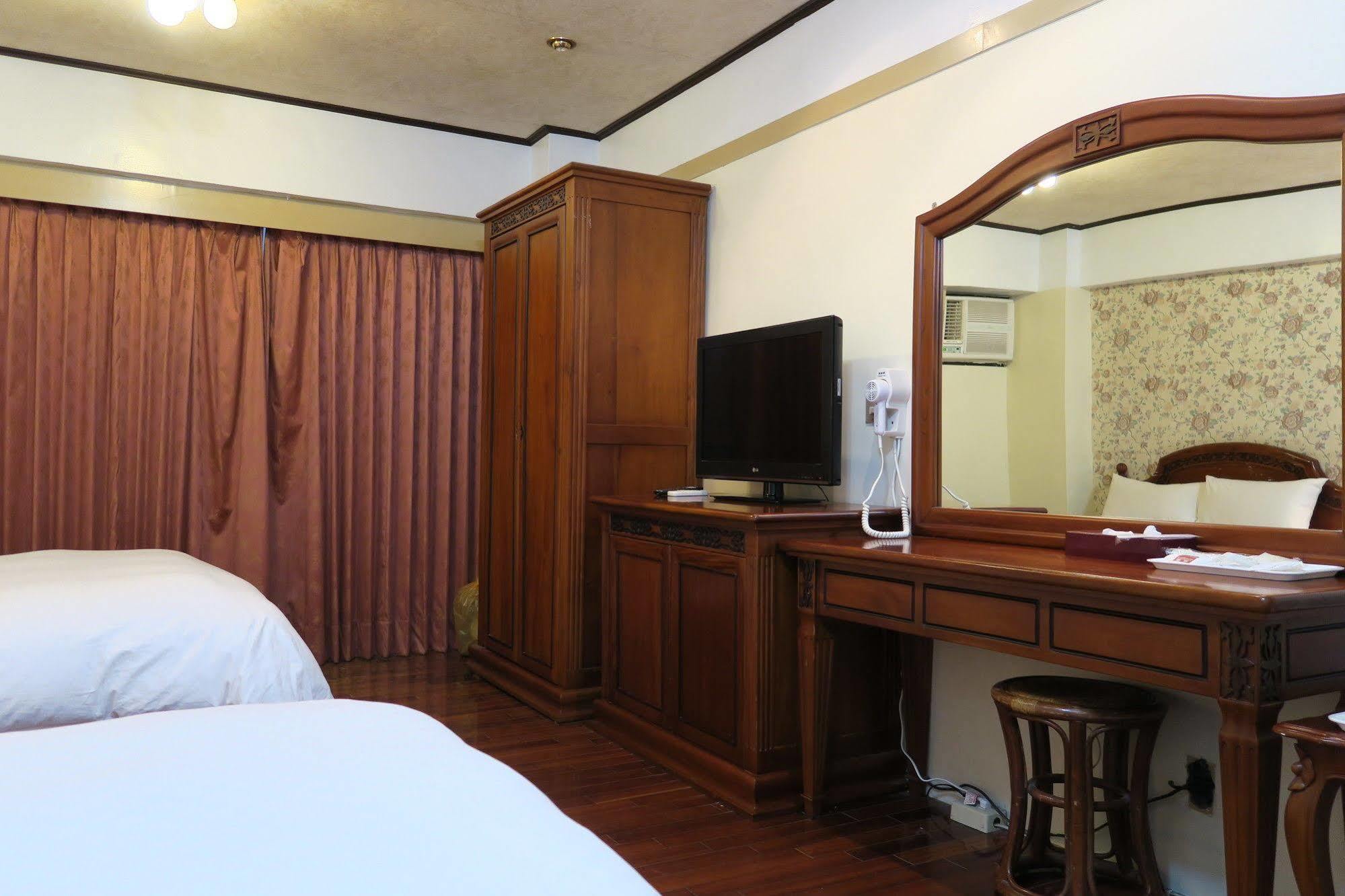 Champagne Hotel Jiaoxi Esterno foto