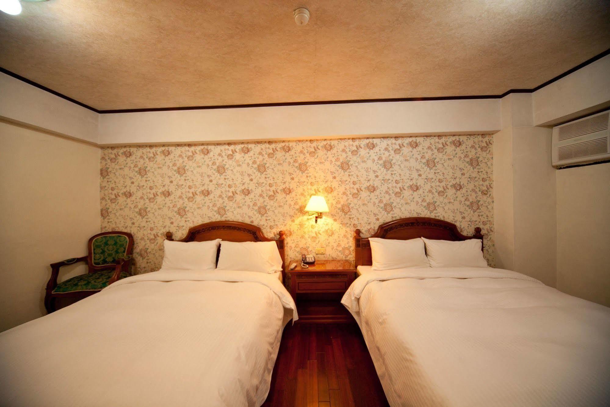 Champagne Hotel Jiaoxi Esterno foto