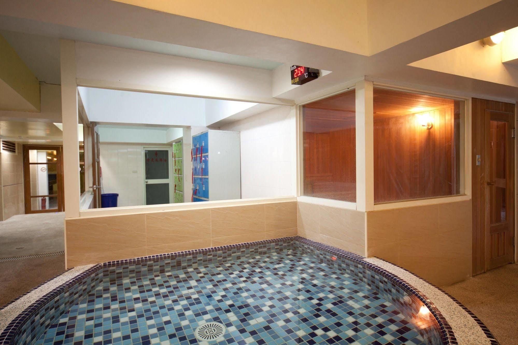 Champagne Hotel Jiaoxi Esterno foto
