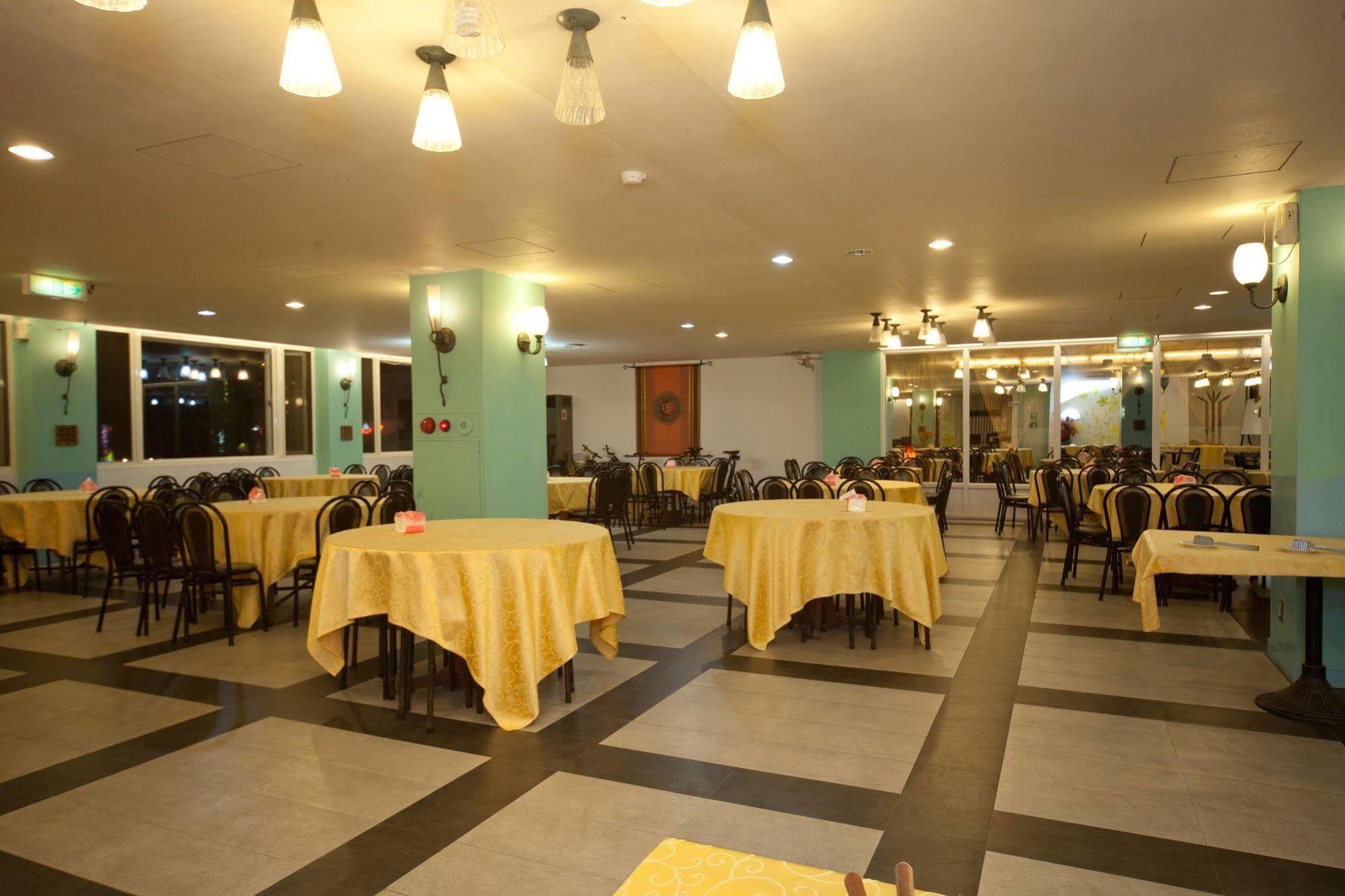 Champagne Hotel Jiaoxi Esterno foto